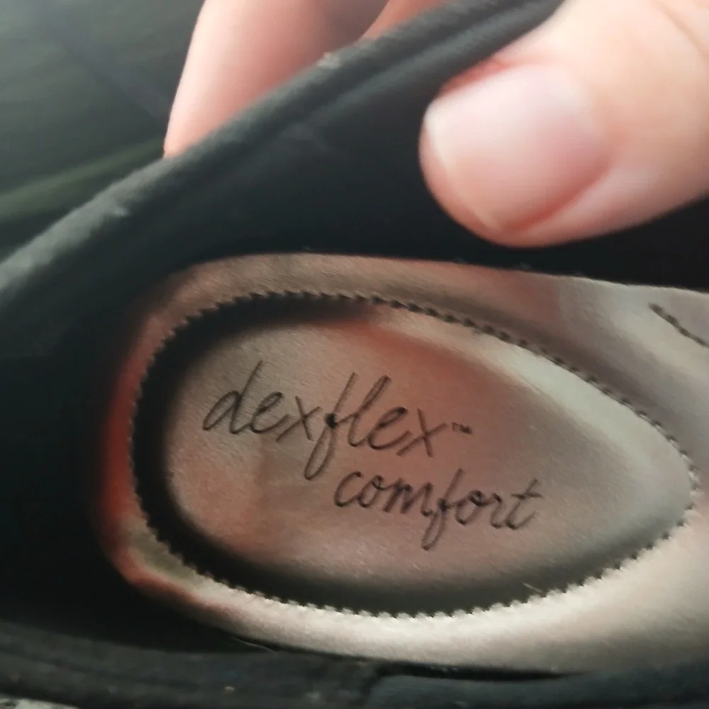 Dexflex Comfort Wedge Pumps Size 10 Black Round Toe Office Career Classic Heels
